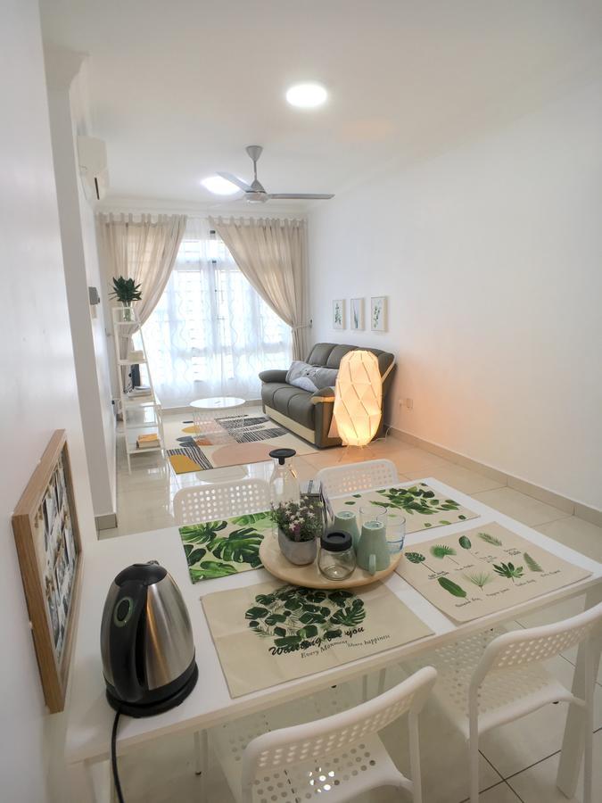 Botanic Golden Sands Apartment