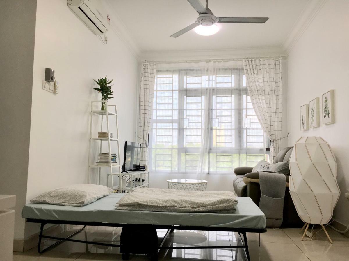 Botanic Golden Sands Apartment